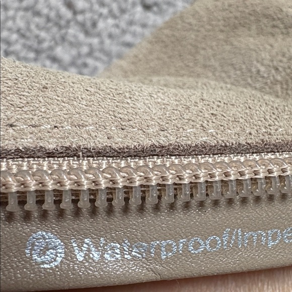 BLONDO HILLARY ANKLE BOOTS - Picture 11 of 16